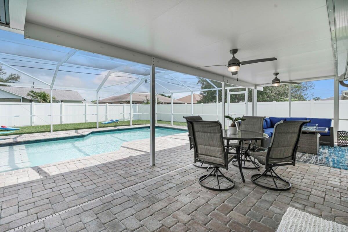 Charming Luxury Heated Pool Holiday home