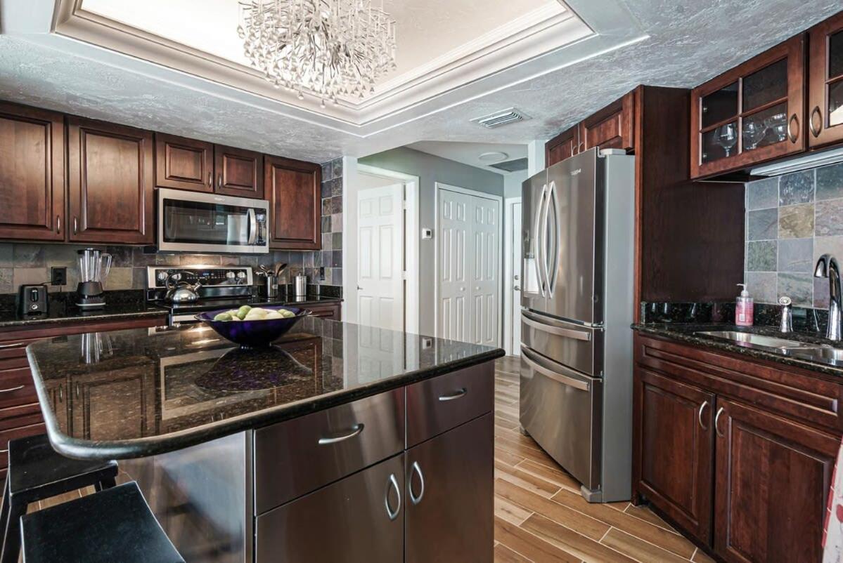 Charming Luxury Heated Pool Cape Coral