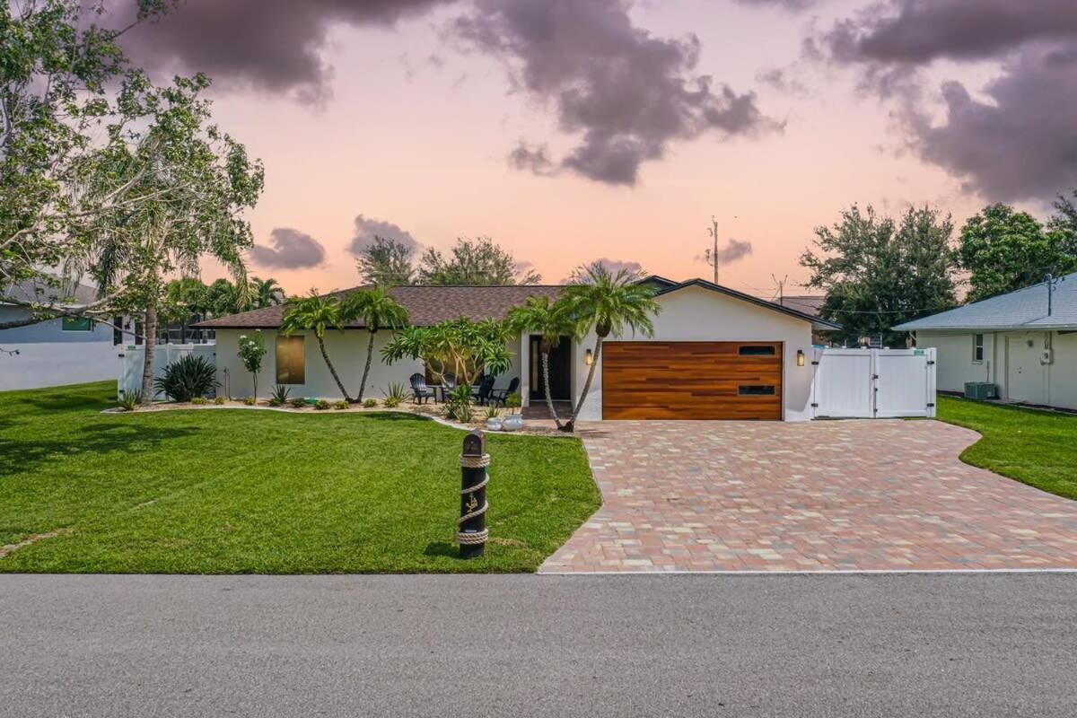 Charming Luxury Heated Pool Holiday home Cape Coral